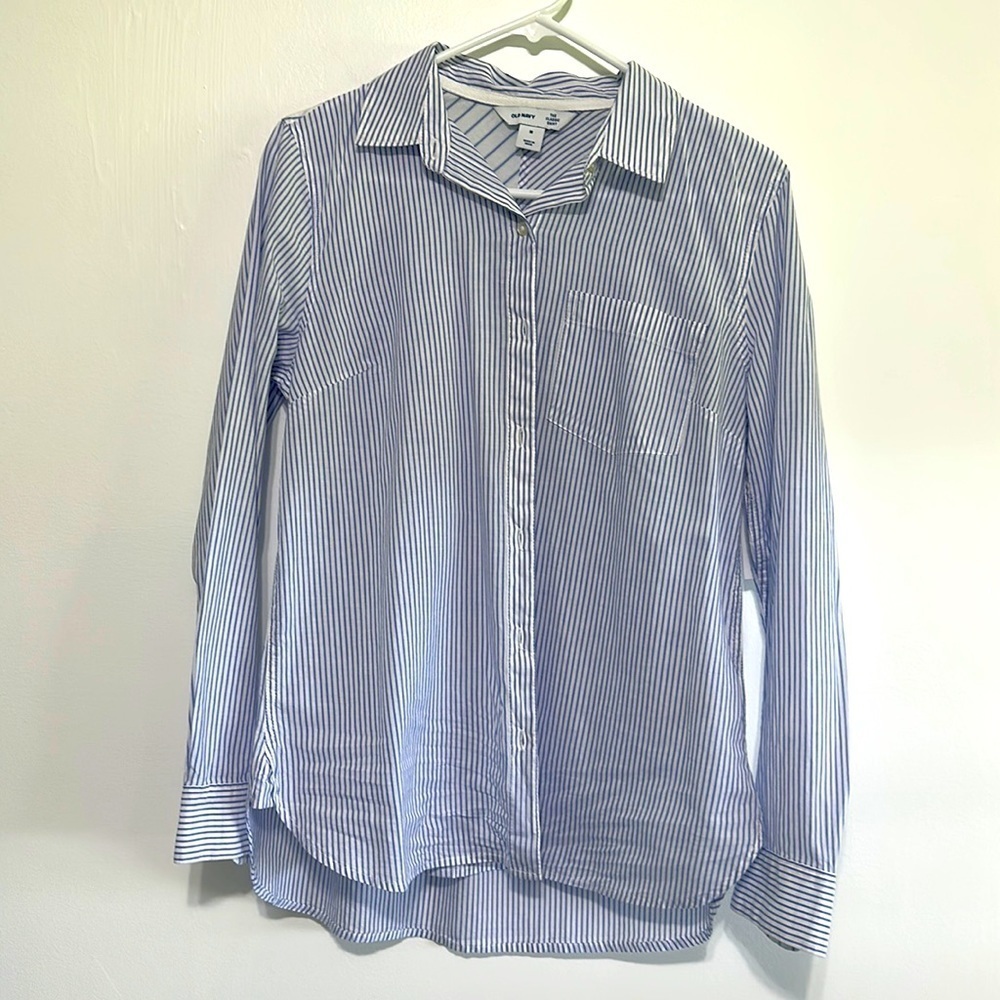 Old Navy button down shirt​​​​​